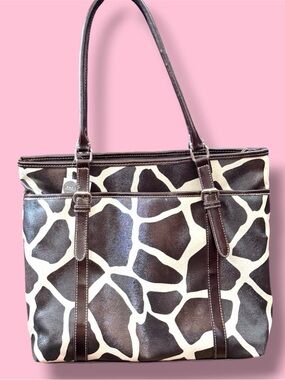 Nine & Co. Brown and Cream Giraffe-Pattern Shoulder Tote
